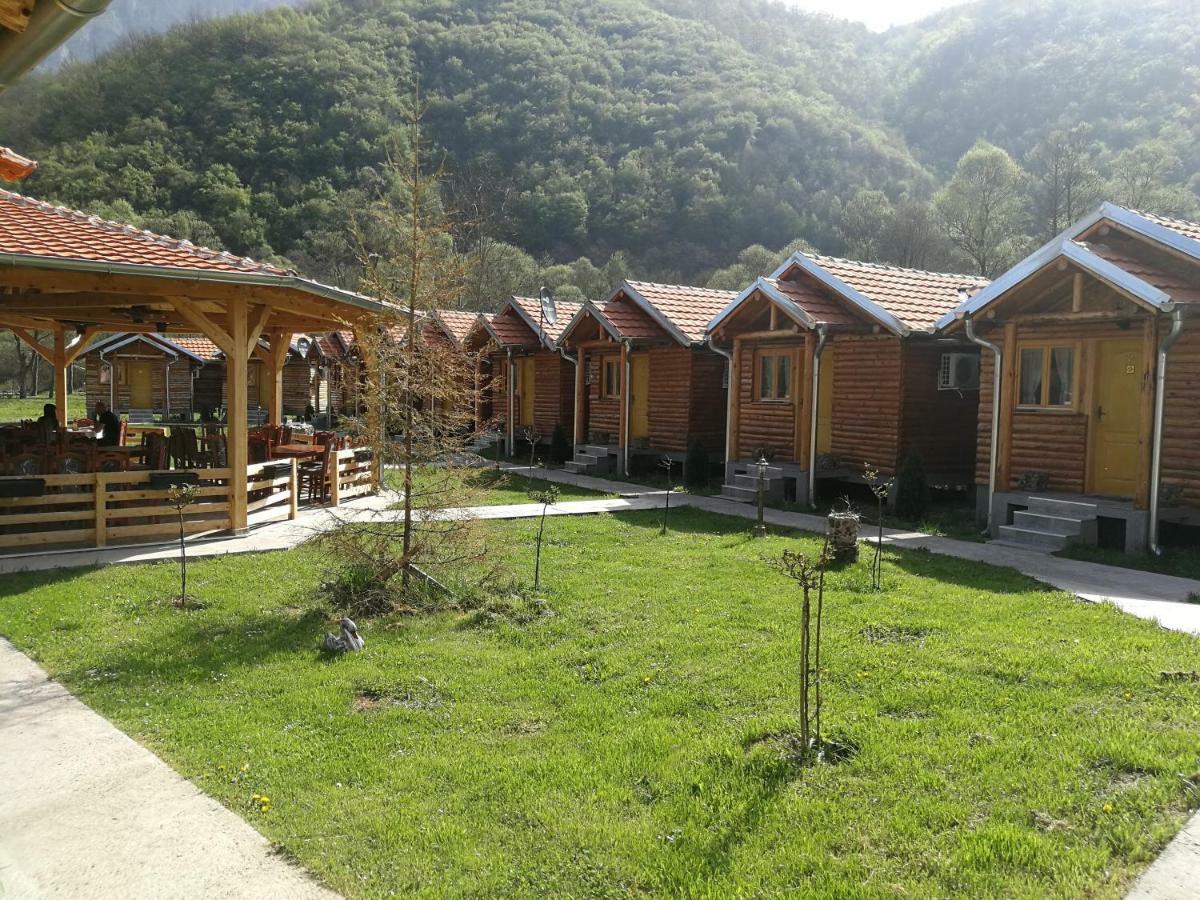 Hotel Juzni Vetar Trnski Odorovci Exteriér fotografie